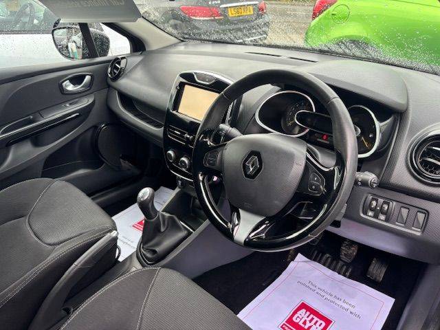 2015 Renault Clio 1.2 16V Dynamique Nav 5dr