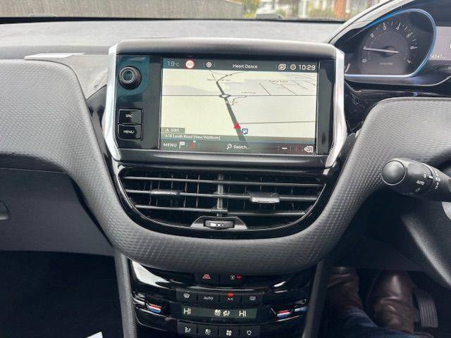 2018 Peugeot 2008 1.2 PureTech Allure Premium 5dr [Start Stop]