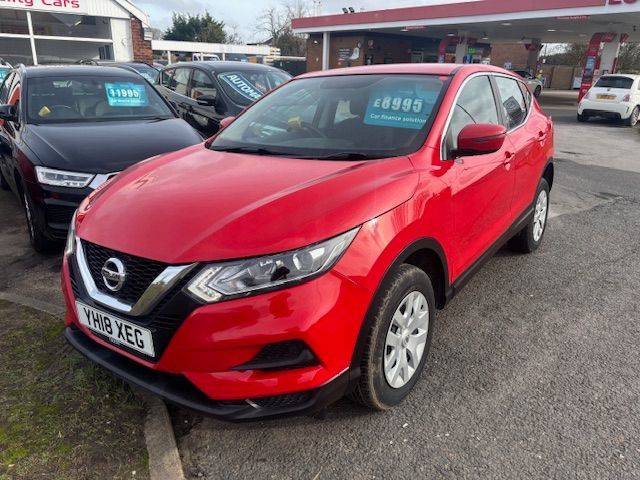 Nissan Qashqai 1.2 DiG-T Visia 5dr Hatchback Petrol Red